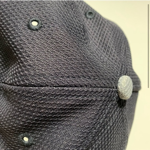 New Era New York Yankees mesh ball cap with white embroidery - Picture 3 of 6